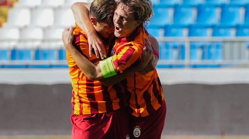 Hamza Akman şov yaptı! Galatasaray'ın gençleri, Bayern Münih U19'u 2-1'le geçti...