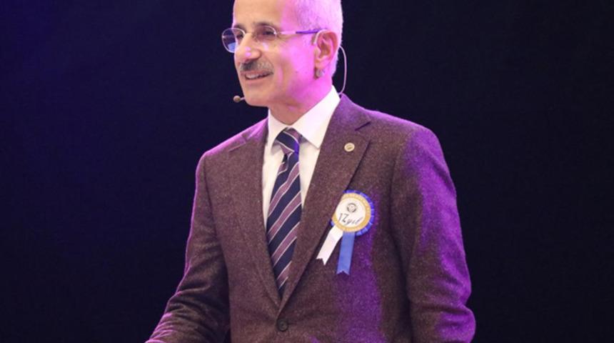 Bakan tarih verdi! Gençlere ücretsiz internet ne zaman verilecek?