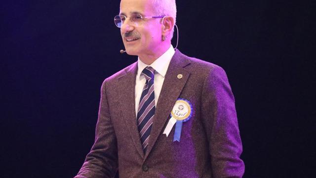 Bakan tarih verdi! Gençlere ücretsiz internet ne zaman verilecek?