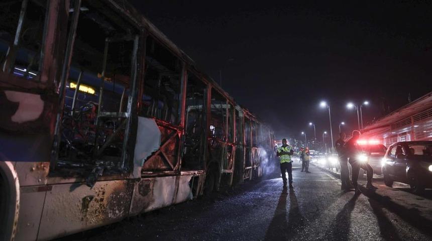 Brezilya'da liderleri öldürülen çete terör estirdi! Onlarca otobüs ve treni yaktılar, şehirde okullar kapatıldı