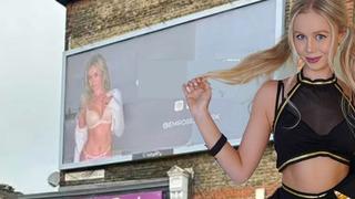 Sitesinin reklamını yapmak için pano kiraladı! Mahalle sakinleri modellerin göğüslerini görmekten bıktım diyerek isyan etti