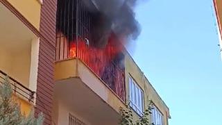 3 katlı binada feci yangın! Ev kullanılamaz hale geldi
