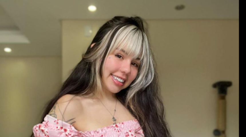 Bikini giydiği için uçuştan men edildi! "İyi bir nedenim vardı" dedi ama kimse kabul etmedi... Sosyal medyadan tepki çekti