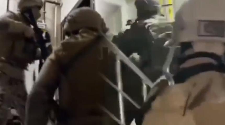 Bakan Yerlikaya duyurdu! 6 ilde 'Sahte Ses' operasyonu: Çok sayıda kişiye gözaltı