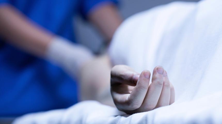 Cesedini 20 yıl boyunca kimse fark etmedi! Evini fareler basınca gerçek ortaya çıktı... Cansız bedeninden geriye sadece dişleri ve kemikleri kalmıştı