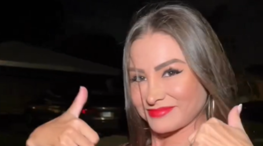 Sosyal medya fenomeni Francia James yine Instagram'ın limitlerini zorladı! Vücudunu tamamen leopar desene boyadı sokak sokak gezdi