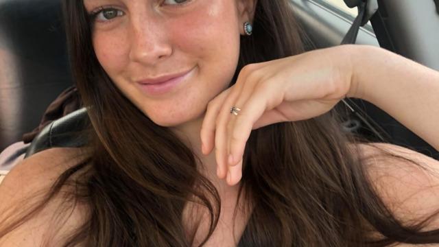 Kıyafeti iç çamaşırına benzetilince okuldan gönderildi! Okula geri dönmeyince babası sosyal medyadan isyan etti