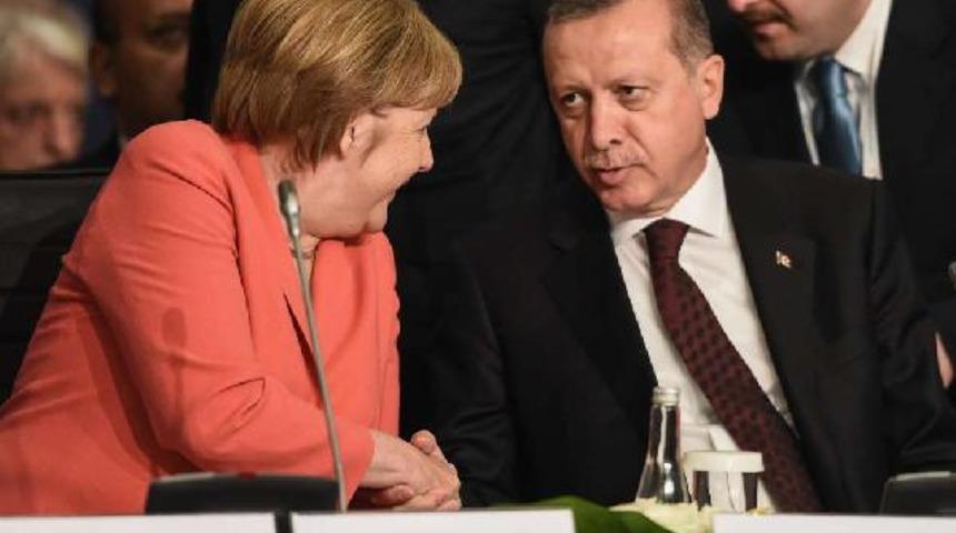 İsviçre'de manşet; "Erdoğan'dan mülteci gönderimini durdurma tehdidi"