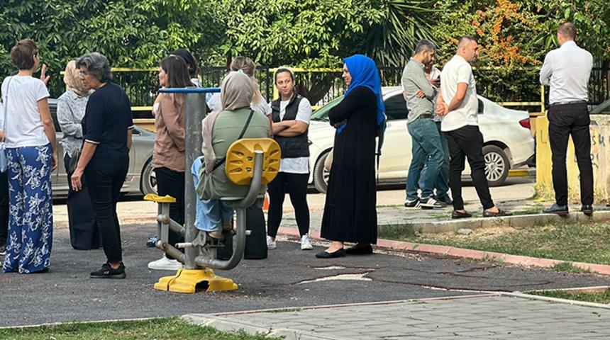 Adana'da garip olay! Oğlu öğrenciyi ısırdı, babası öğretmeni darp etti