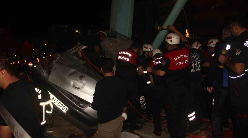 Şanlıurfa&rsquo;da feci kaza: 2 &ouml;l&uuml;