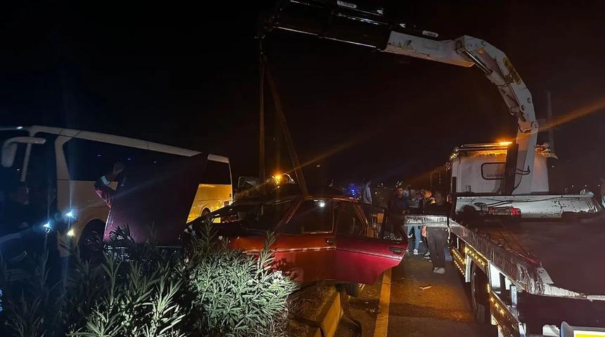 Metal yığınına d&ouml;nen bu ara&ccedil;tan sağ &ccedil;ıktılar