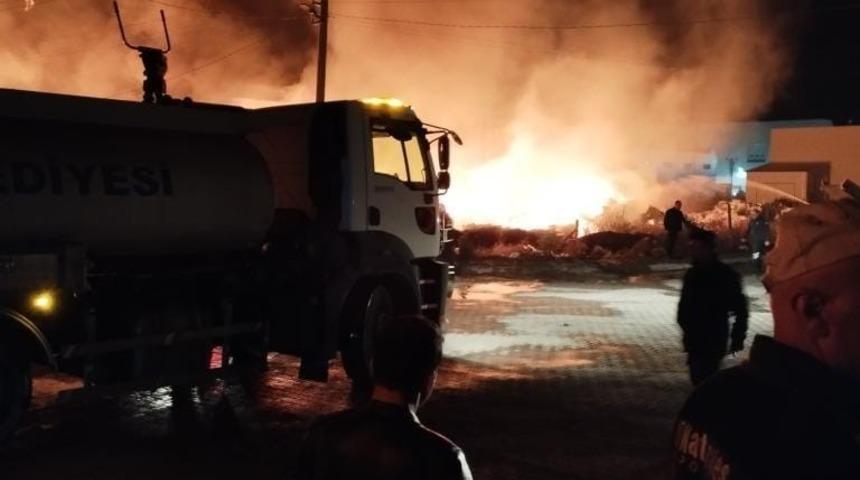 Niğde&rsquo;de geri d&ouml;n&uuml;ş&uuml;m fabrikasında yangın
