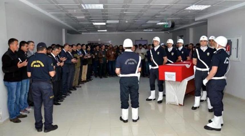 Halı sahada kalp krizi geçiren polis memuru hayatını kaybetti