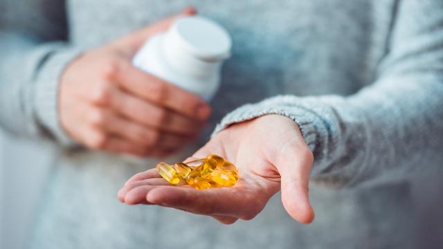 Omega 3 cilde faydaları: Balık yağı yüze sürülür mü?