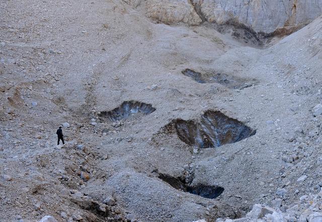 konyada-25-milyon-yil-oncesine-ait-sirk-buzulu-bulundu_3939_dhaphoto2