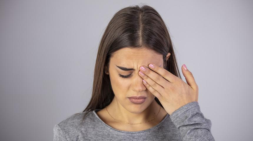 Göz kaşıntısı neden olur? Göz kaşıntısına ne iyi gelir?