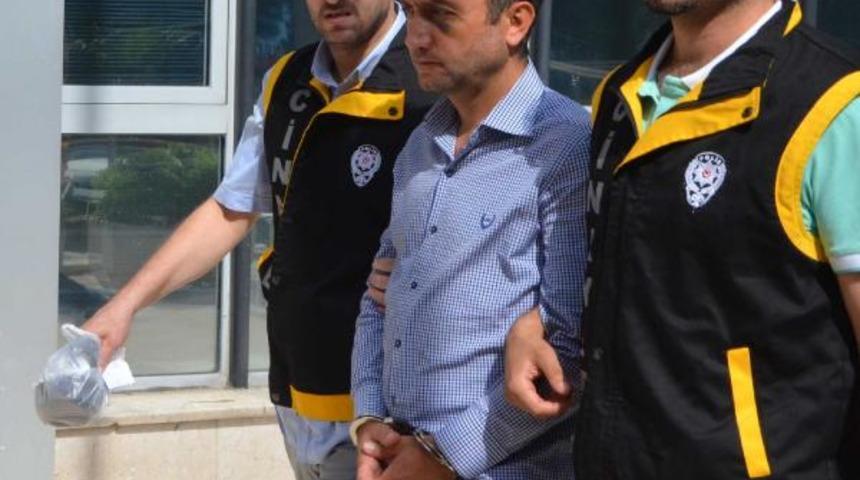 Yan bakma kavgasında 2 kişiyi vurdu