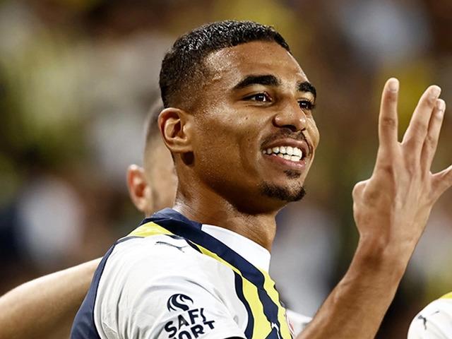 Fenerbahçe'nin yıldızı en az 1 ay daha sahalardan uzak kalacak!