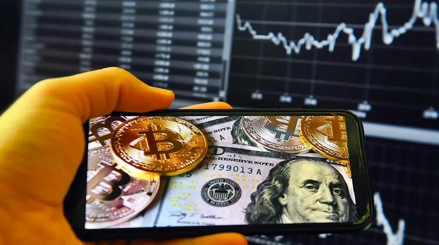 Uyuyan dev uyandı! 5 günde yüzde 17’lik artış: Bitcoin, altını doları solladı