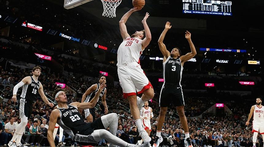 Cedi Osman'lı Spurs, Alperen Şengün'lü Rockets'ı uzatmada yendi
