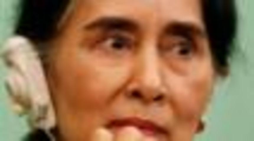 Myanmar lideri Arakanlı M&uuml;sl&uuml;manlar i&ccedil;in 'zaman' istedi