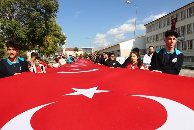 Bitlis’te 29 Ekim Cumhuriyet Bayramı kutlamaları