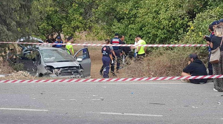 Katliam gibi kaza! Ticari araçla otomobil çarpıştı: 5 ölü 'Halk pazarı' detayı...