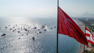 Denizde 'Cumhuriyet' kutlaması!