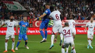 Galatasaray'ın galibiyet serisi Rize'de devam etti! Süper Lig'de nefes kesen zirve yarışı...