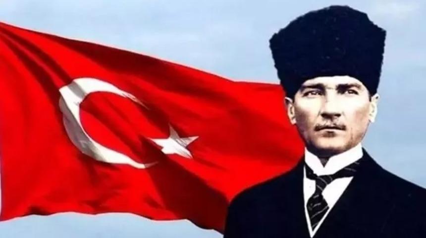 29 EKİM ŞİİRLERİ 2023! Atatürk'ü anlatan, cumhuriyetin 100. yılına özel, 2, 4, 6 kıtalı 29 Ekim Cumhuriyet Bayramı şiirleri BURADA!