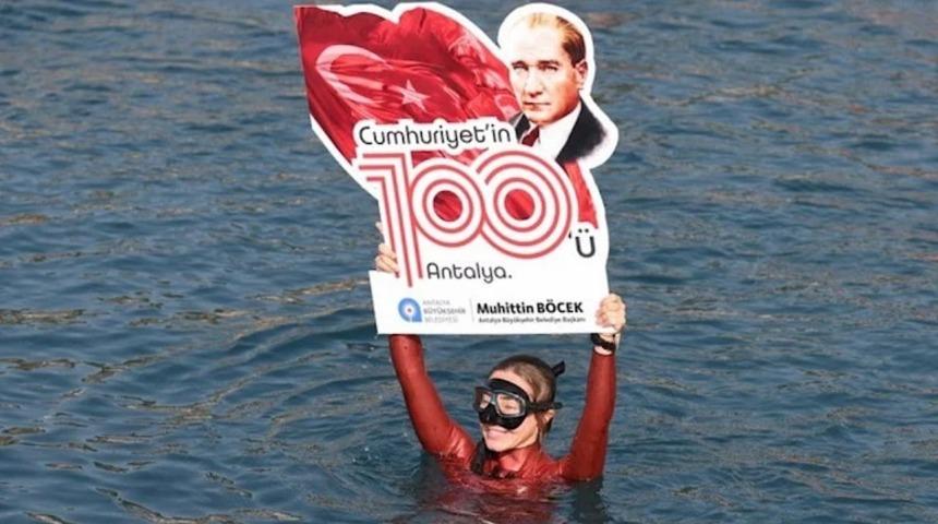 Kim Milyoner Olmak İster'de yarışan Şahika Ercümen kimdir, nereli ve kaç yaşında? Serbest Dalış Rekortmeni Şahika Ercümen'in biyografisi