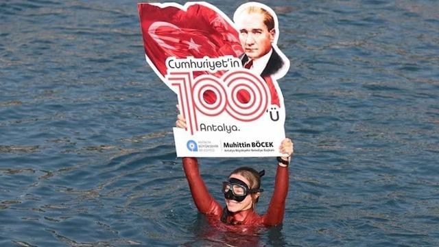 Kim Milyoner Olmak İster'de yarışan Şahika Ercümen kimdir, nereli ve kaç yaşında? Serbest Dalış Rekortmeni Şahika Ercümen'in biyografisi