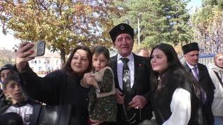 Cumhuriyet Bayramı'nda Atatürk’e benzerliğiyle ilgi odağı oldu