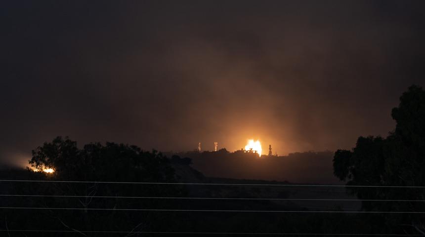 İsrail bu kez de camiyi vurdu! Çok sayıda yaralı var