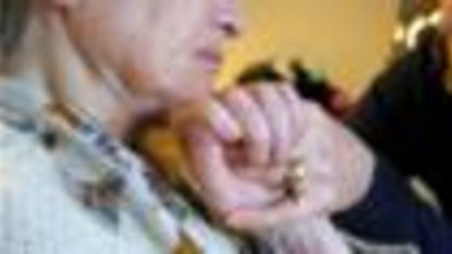 Çift dil konuşmak Alzheimer'dan korunmaya yardımcı