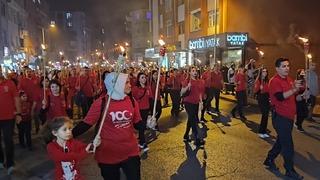 Sakarya ve çevre illerde Cumhuriyet'in 100. yılı fener alaylarıyla kutlandı