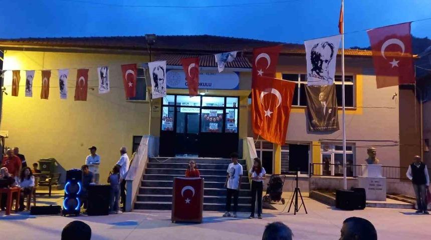 Göbü köyünde havai fişekli 29 Ekim kutlaması