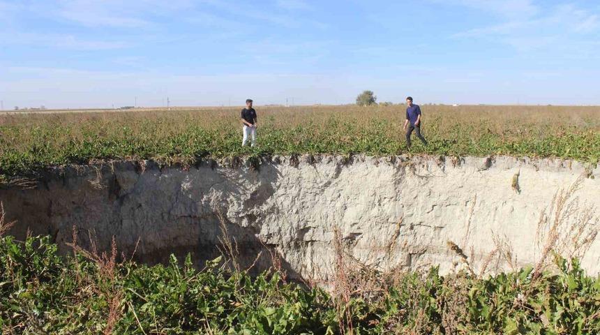 Konya’da pancar tarlasında yeni obruk oluştu