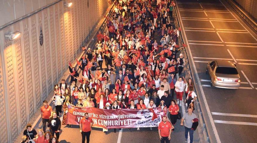 Avcılar’da vatandaşlar, Cumhuriyet Bayramı’nda konserlerle doyasıya eğlendi