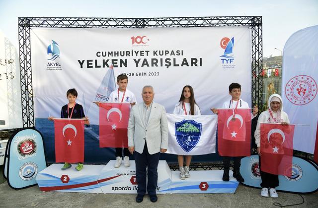 Trabzon'da Cumhuriyet Kupası Yelken Yarışları sona erdi