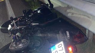 Antalya'da bariyerlere çarpan motosikletteki 2 kişi öldü