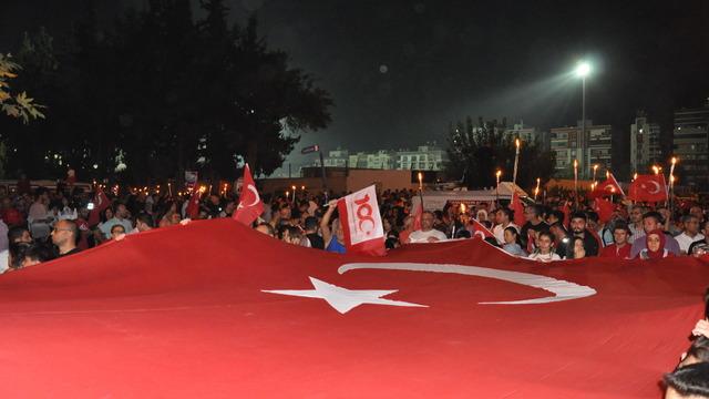 Mersin'de Cumhuriyet'in 100. yılı dolayısıyla fener alayı düzenlendi