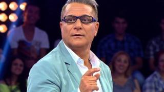 40 yaş küçük genç aşkı dikkat çekmişti! Mehmet Ali Erbil Serdar Ortaç'la canlı yayındayken hüngür hüngür ağladı