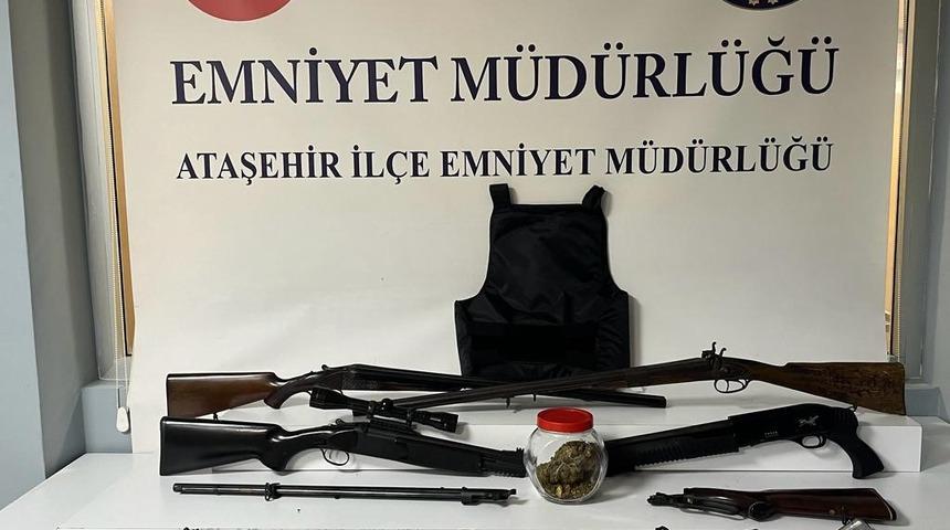 İstanbul’da yasa dışı silah ticareti yapan 3 kişi yakalandı