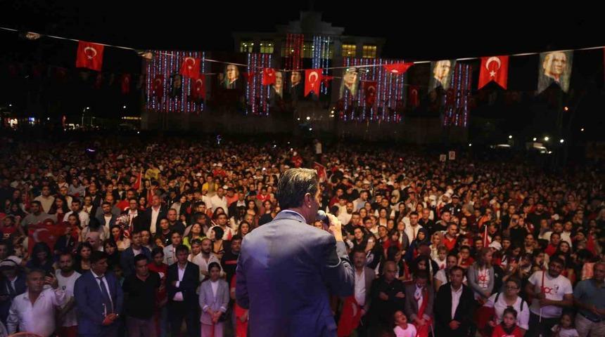 Antalya’nın ilçelerinde Cumhuriyet’in 100. yılı coşkusu yaşandı