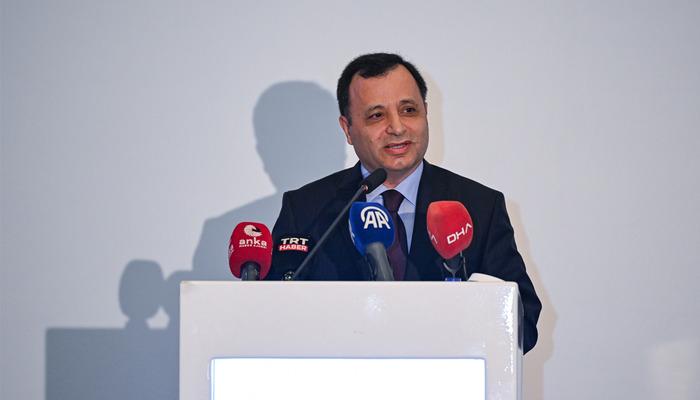 ‘Demokratik hukuk devletlerinde yorum kakofonisine yer yoktur’ Anayasa mahkemesi Başkanı Zühtü Arslan açık açık söyledi: ‘Sorun çıkabilir’