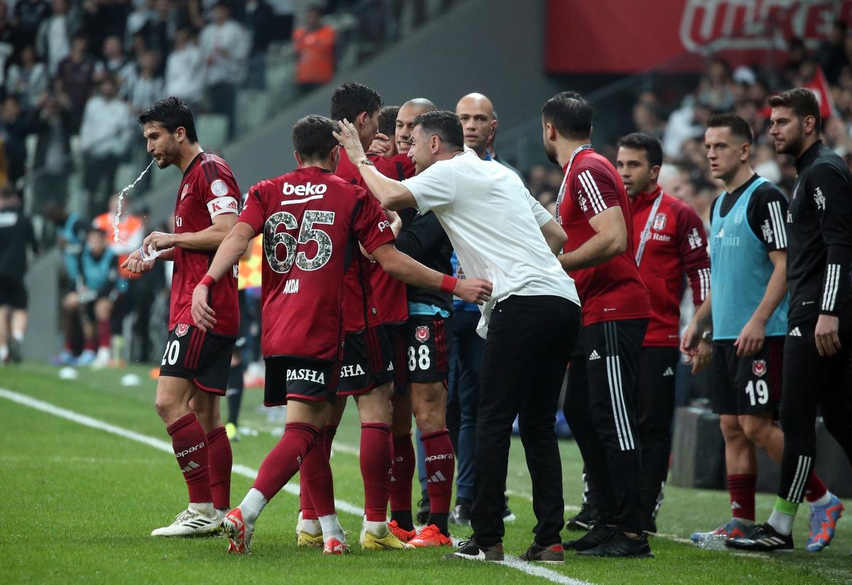 Beşiktaş, gerekli sürede TFF'ye bildirmediği için yarın oynanacak Gaziantep  FK maçına Cumhuriyet formasıyla çıkamayacak. : r/besiktas