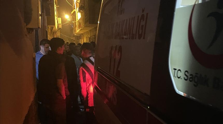 Adana'da 12 yaşındaki çocuk evinde başından vurulmuş halde ölü bulundu