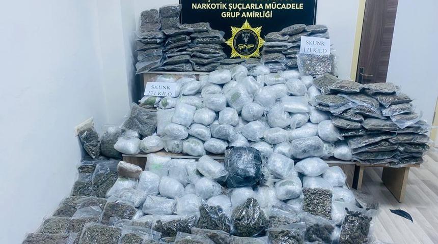 Şanlıurfa'da 171 kilogram skunk ele geçirildi