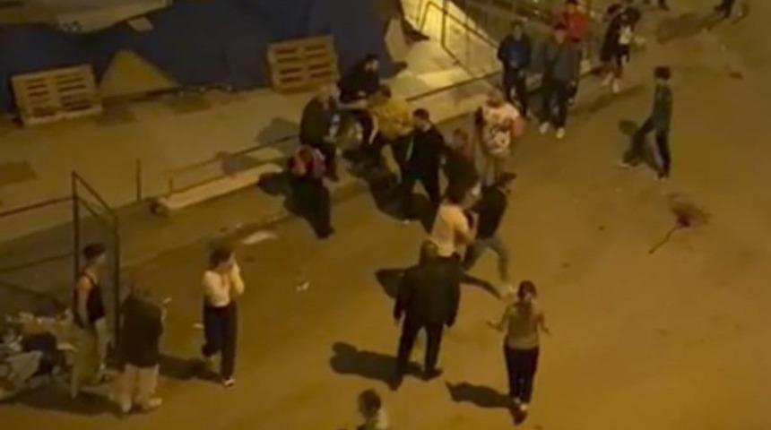 Amasya&rsquo;da tekmeli, bı&ccedil;aklı kavga: 2 kişi ağır yaralandı